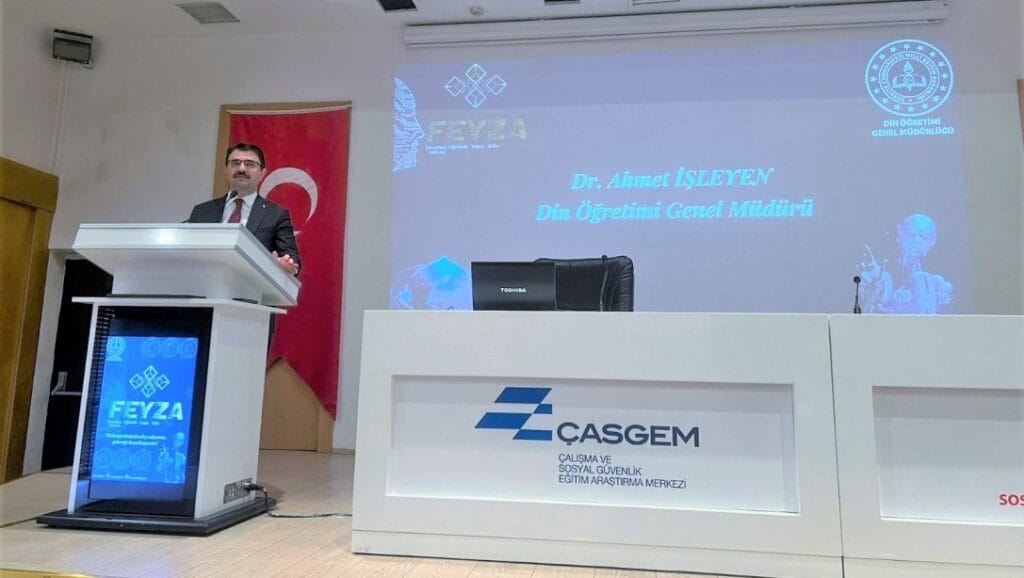 MEB'den FEYZA Projesiyle Öğrencilere Yapay Zeka Okur Yazarlığı